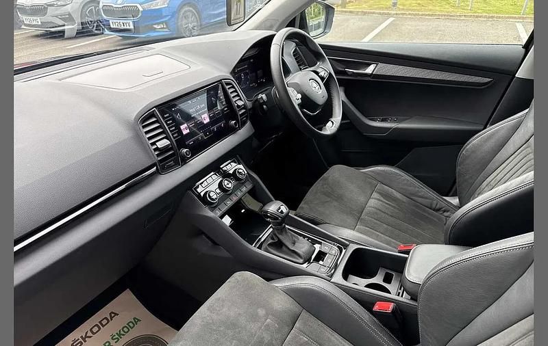 Used Skoda Karoq SE L 147 HP (108 kW) 2023 Black magic pearl effect SUV