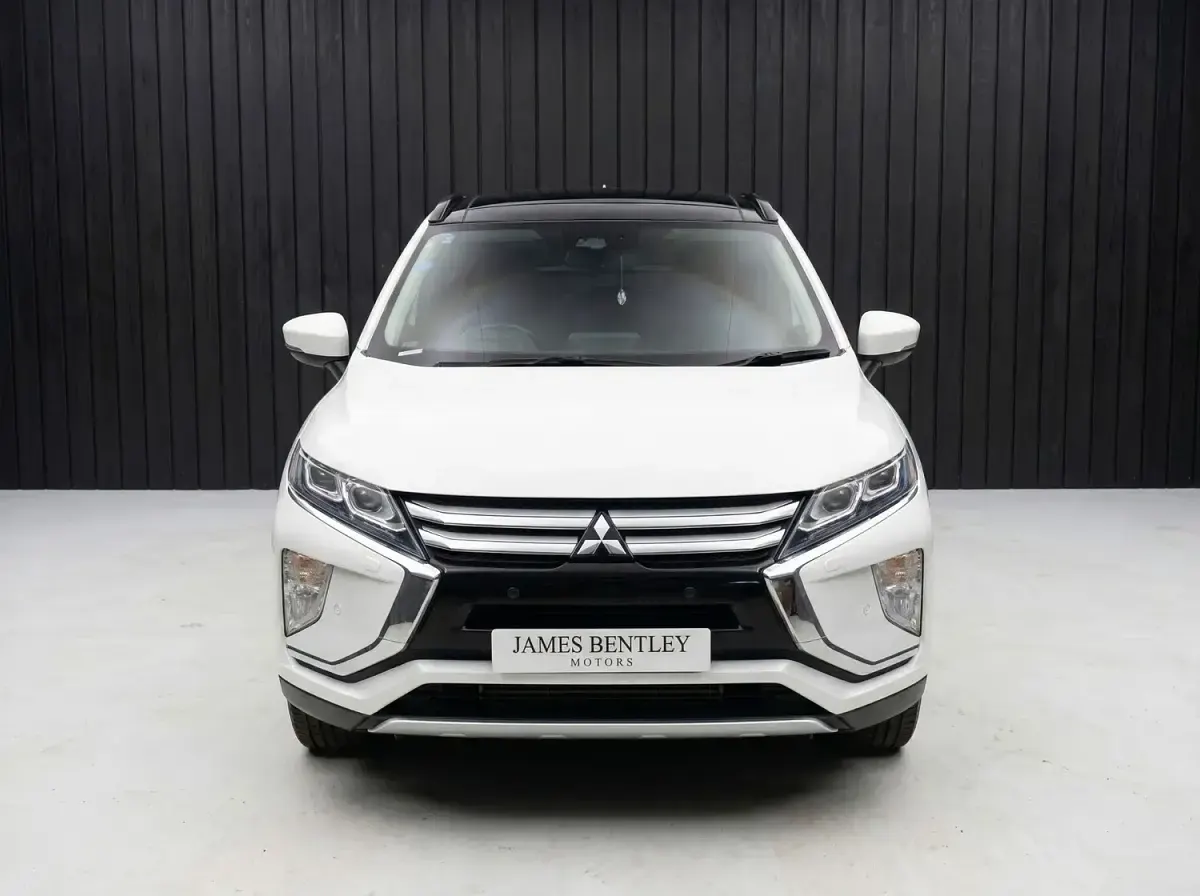 Used Mitsubishi Eclipse Cross 163 HP (119 kW) 2018 White SUV
