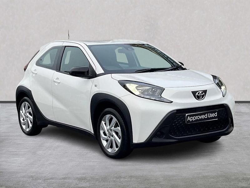 White Used 2024 Toyota Aygo PURE Hatchback | £12,979 (Fair price) - Image 1/4