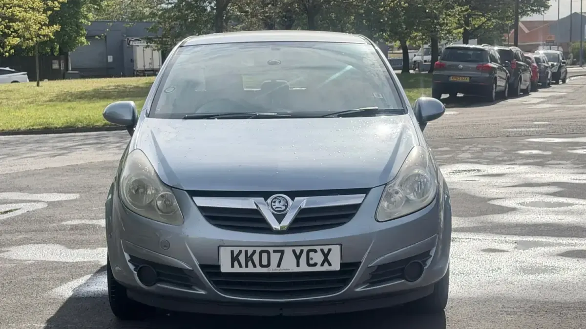 Usado Vauxhall Corsa Club 90 HP (66 kW) 2007 Prateado Citadino