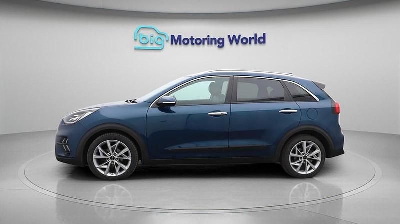 Used Kia Niro 139 HP (102 kW) 2021 Blue SUV