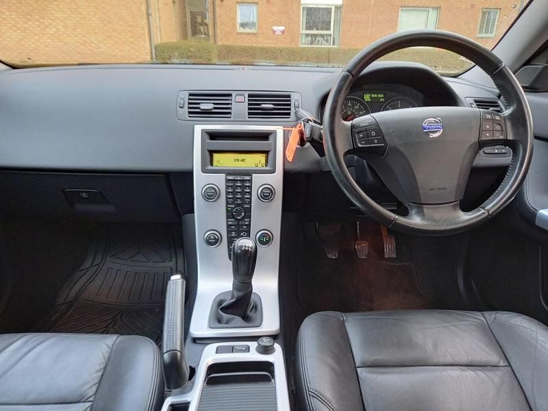 Used Volvo V50 SE 115 HP (84 kW) 2012 Blue Estate
