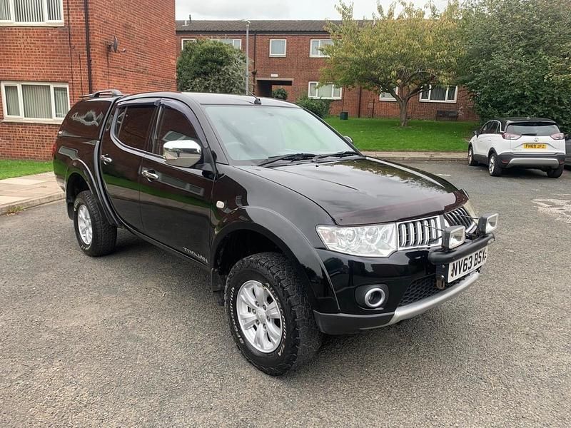 Black Used 2014 Mitsubishi L200 Pickup | £6,997 (Fair price) - Image 1/4