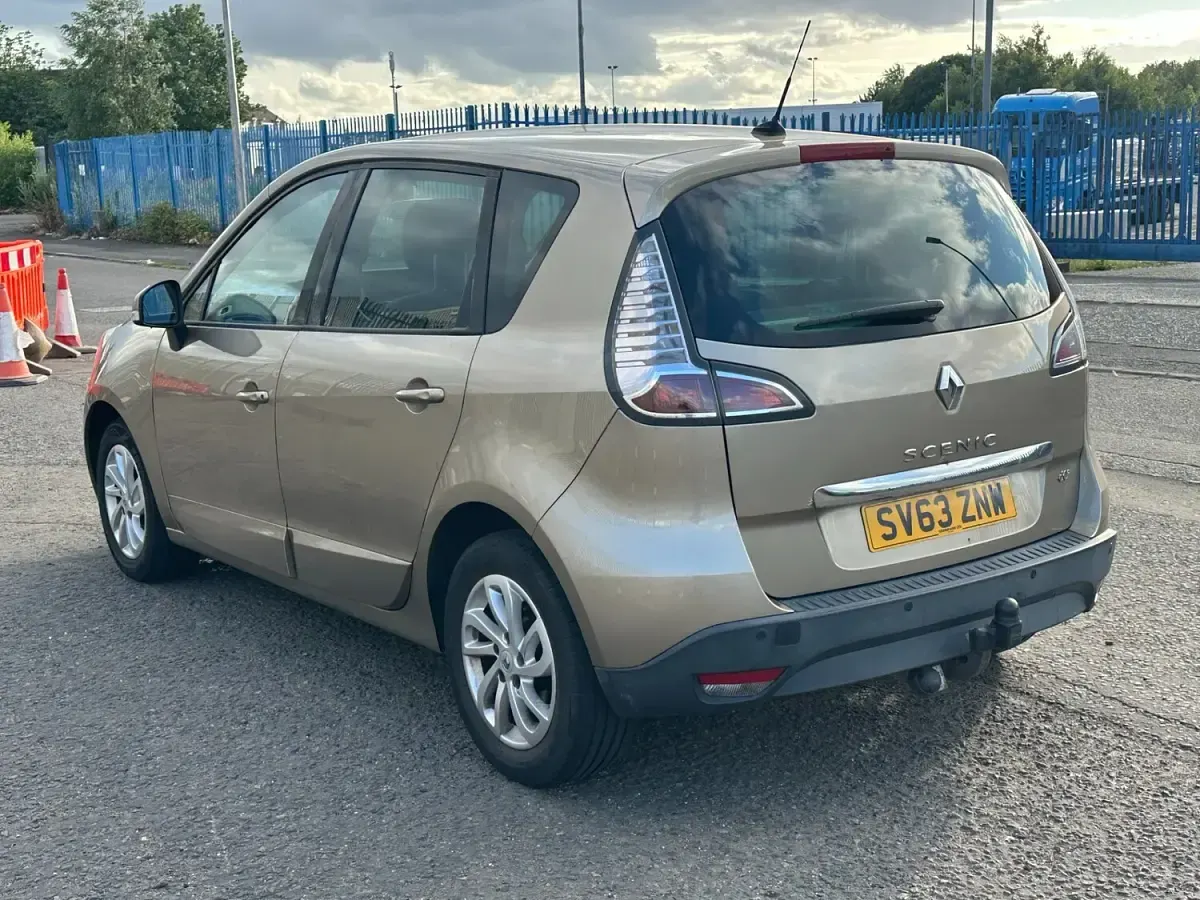 Used Renault Scénic III Dynamique 110 HP (80 kW) 2013 Beige MPV