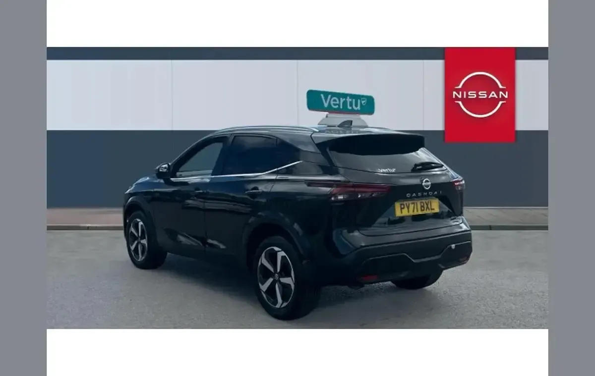Used Nissan Qashqai N-Connecta 158 HP (116 kW) 2021 Black SUV