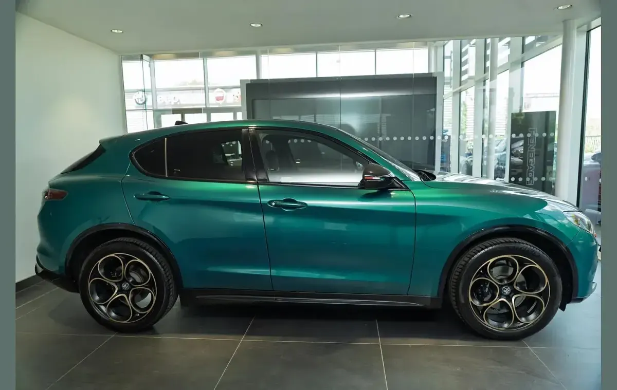 Used Alfa Romeo Stelvio 280 HP (205 kW) 2025 Montreal green SUV
