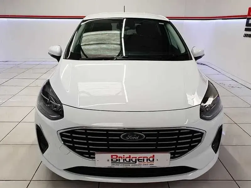 Begagnad Ford Fiesta Titanium 2022 Vit Halvkombi