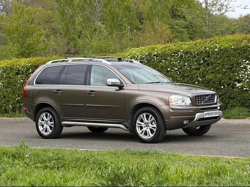 Usado Volvo XC90 SE Lux 200 HP (147 kW) 2013 Castanho SUV