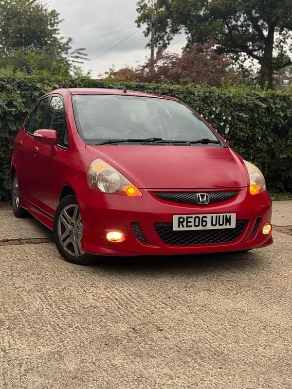 Red Used 2006 Honda Jazz Sport Hatchback | £1,950 (Good price) - Image 1/4
