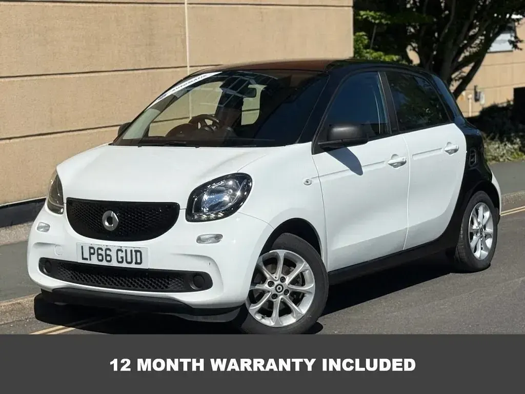 Used Smart ForFour Passion 71 HP (52 kW) 2017 White Hatchback
