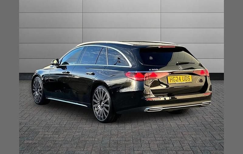 Used Mercedes E200 Exclusive 200 HP (147 kW) 2024 Black Estate