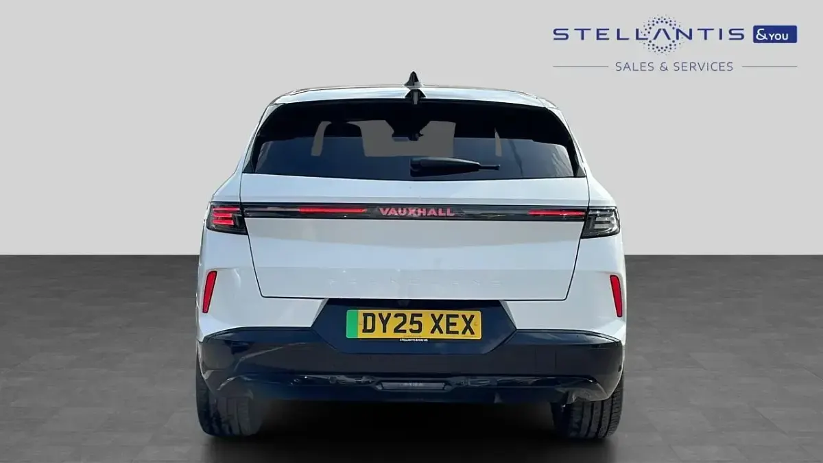 Used Vauxhall Grandland Ultimate 154 kW (210 HP) 2025 White SUV