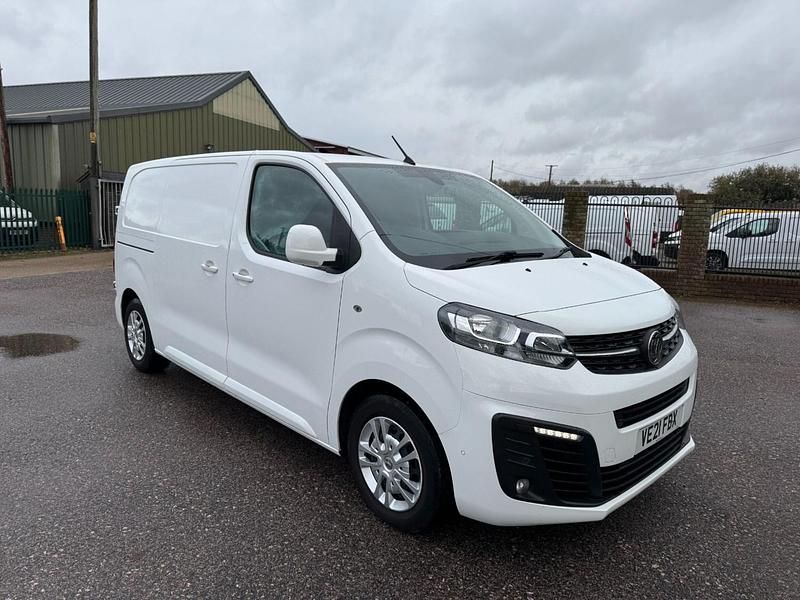 Used Vauxhall Vivaro Sportive 120 HP (88 kW) 2021 White MPV