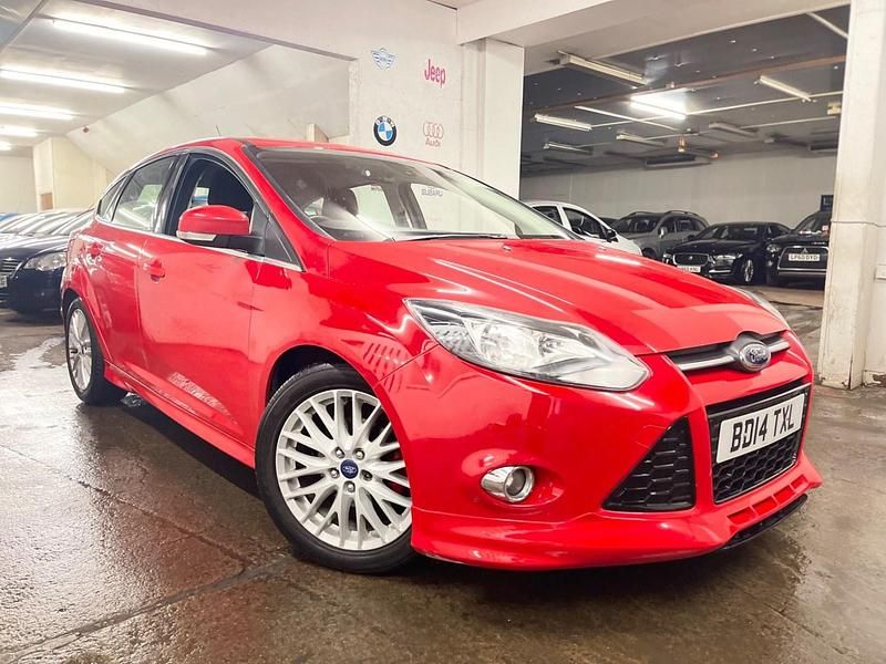 Red Used 2014 Ford Focus Zetec Hatchback | £3,795 (Fair price) - Image 1/4