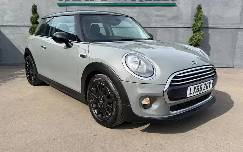 Used Mini Cooper Hatch 136 HP (100 kW) 2017 Hatchback