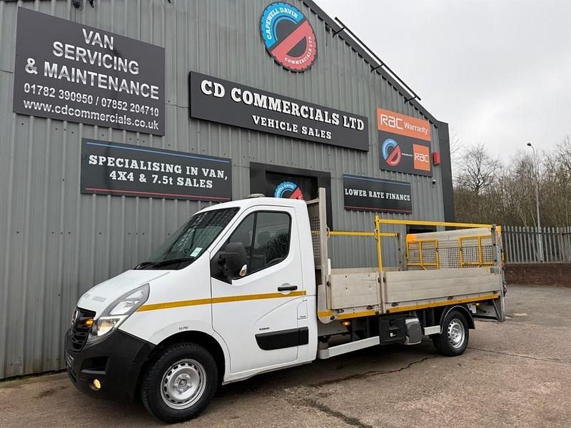 Used Vauxhall Movano 2019 White MPV