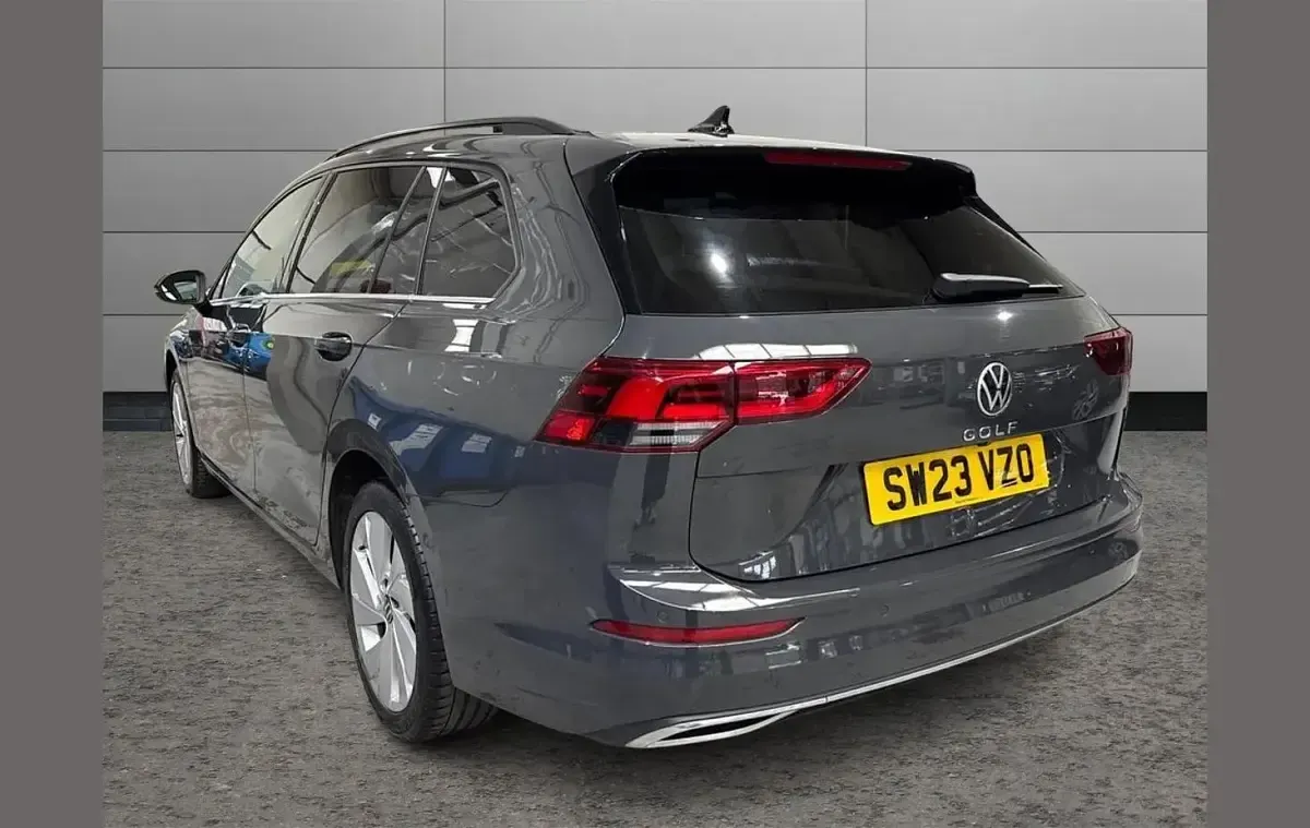 Used VW Golf VIII Style 147 HP (108 kW) 2023 Grey Estate