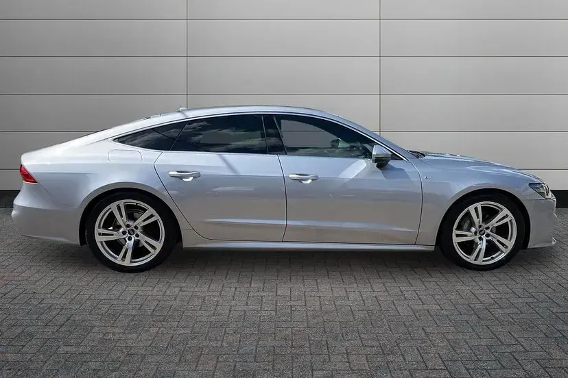 Used Audi A7 Sportback S-Line 201 HP (147 kW) 2022 Floret silver Hatchback