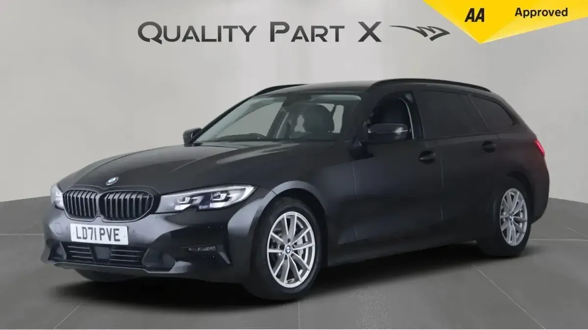 Begagnad BMW 330 Sport Line 2021 Svart Kombi