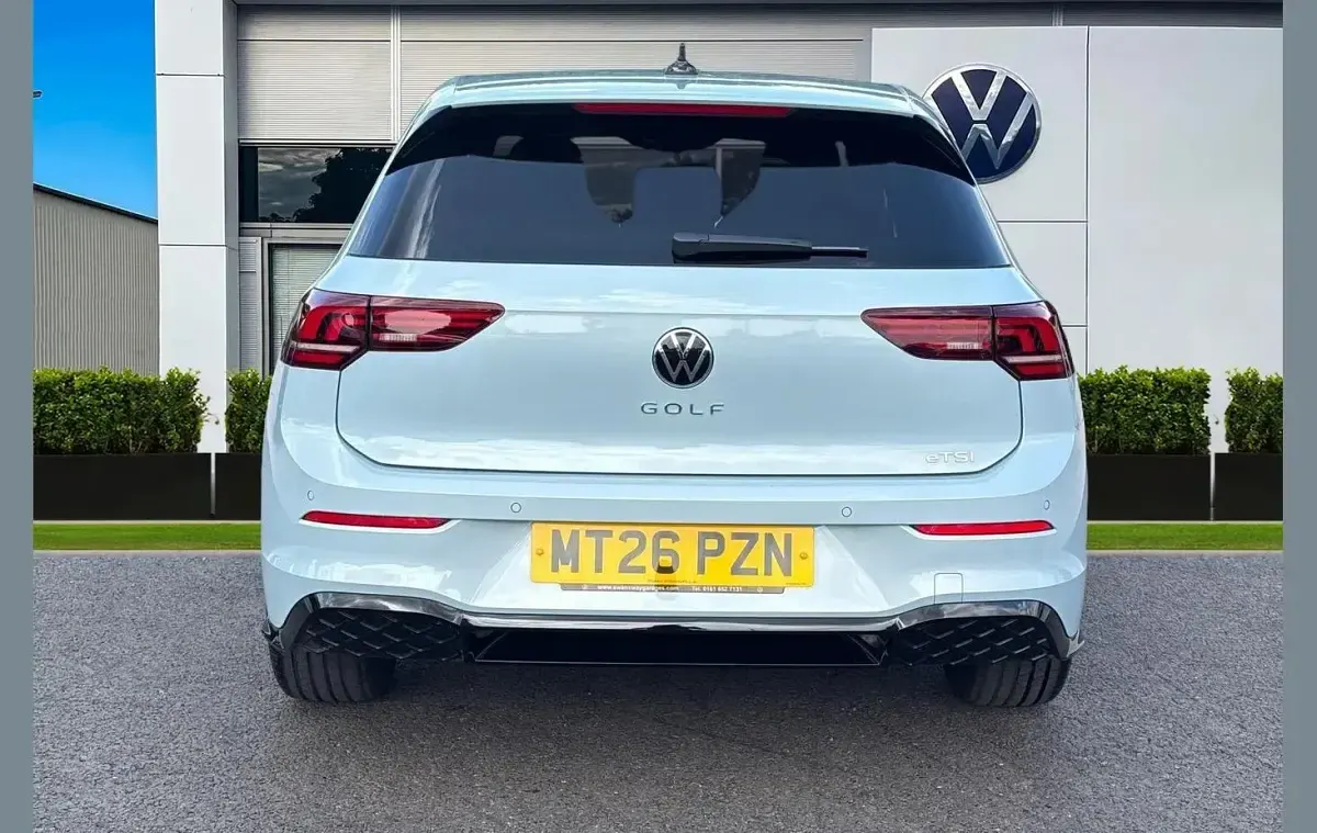 Used VW Golf VIII R-line 147 HP (108 kW) 2026 Blue Hatchback