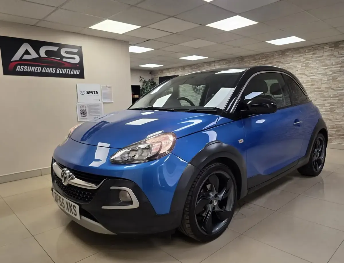 Second-hand Vauxhall Adam Rocks 2015 Albastru Hatchback