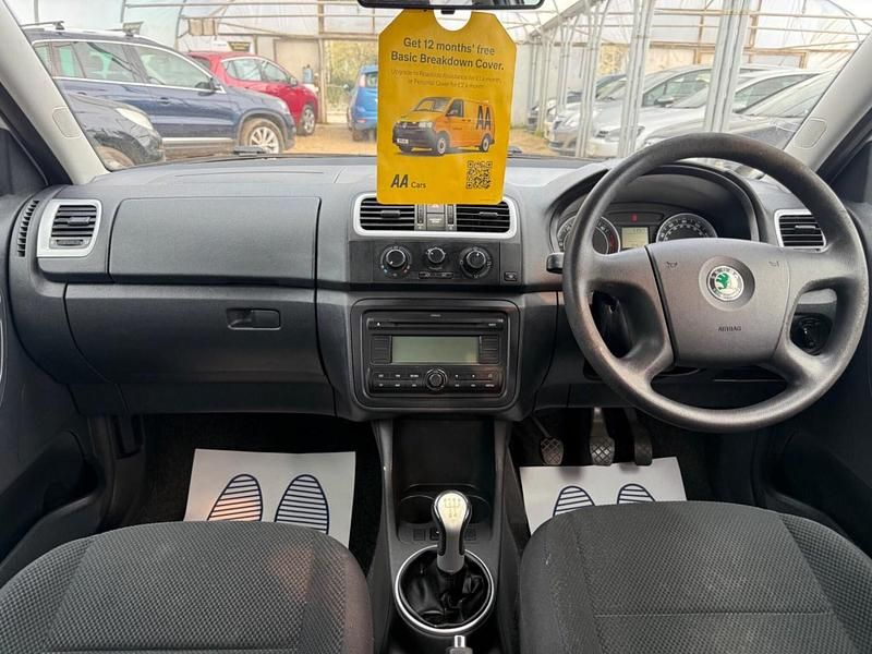 Used Skoda Fabia GreenLine 80 HP (58 kW) 2009 White Hatchback