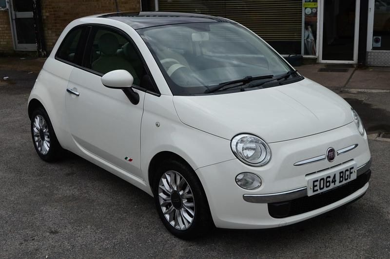 White Used 2014 Fiat 500 Lounge Hatchback | £4,995 (Fair price) - Image 1/4