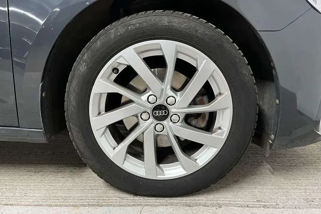 Używany Audi A1 Sport 108 KM (79 kW) 2022 Szary SUV