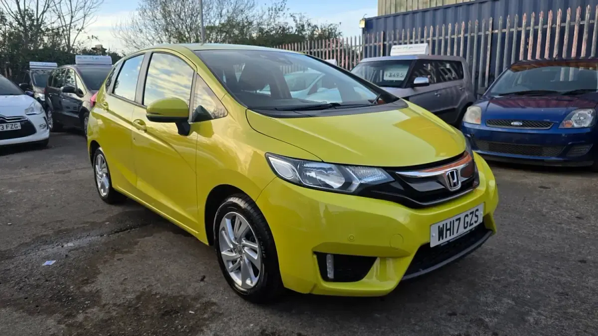 Used Honda Jazz SE 102 HP (75 kW) 2017 Yellow Hatchback