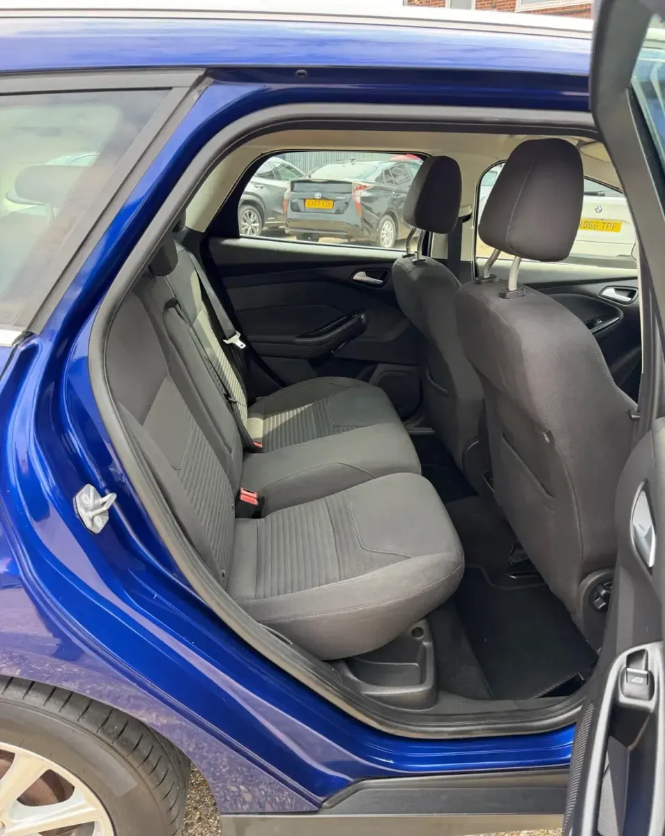 Usado Ford Focus Titanium 125 CV (91 kW) 2014 Azul Familiar