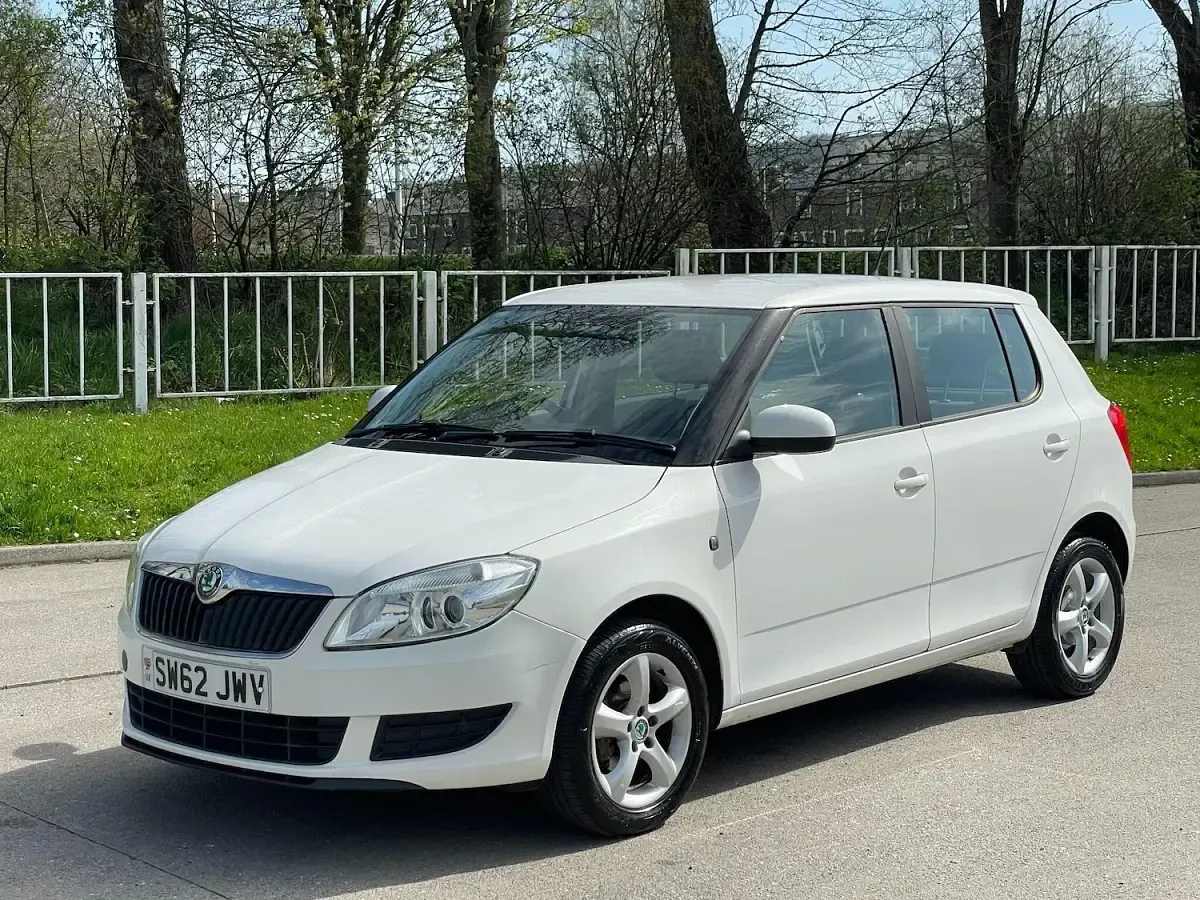 Used Skoda Fabia SE 105 HP (77 kW) 2013 White Hatchback