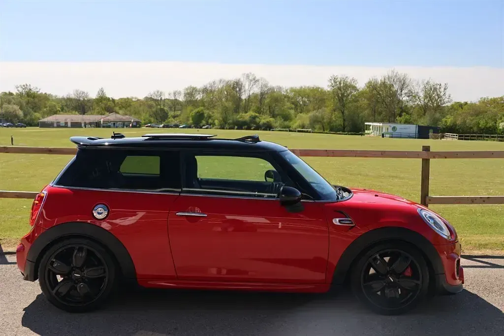 Begagnad Mini John Cooper Works Hatch 2015 Röd Halvkombi