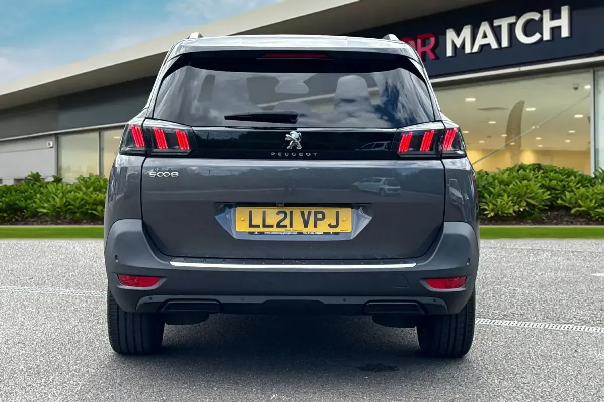 Used Peugeot 5008 Allure Premium 130 HP (95 kW) 2021 Grey SUV
