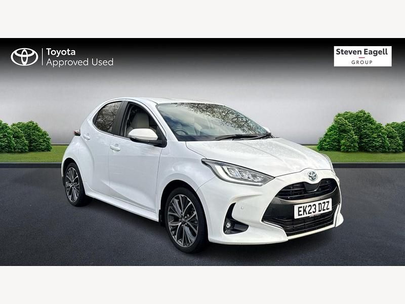 Used Toyota Yaris Hybrid 2023 White Hatchback