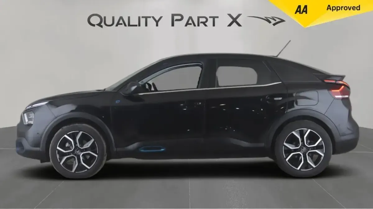 Usado Citroën e-C4 Shine 100 kW (136 CV) 2022 Negro Utilitario