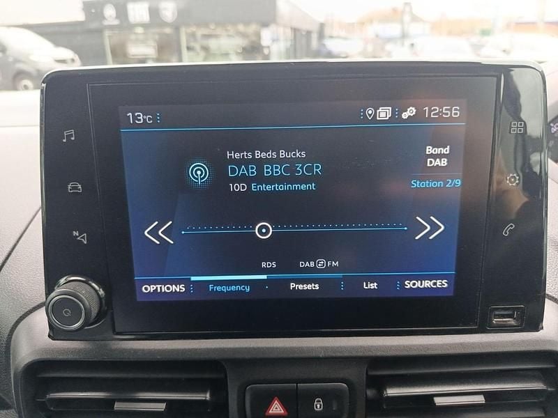 Used Peugeot Partner Premium 100 HP (73 kW) 2022 White MPV