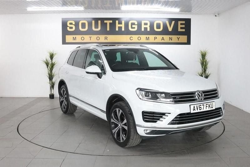 White Used 2017 VW Touareg R-line SUV | £16,038 (Super price) - Image 1/4