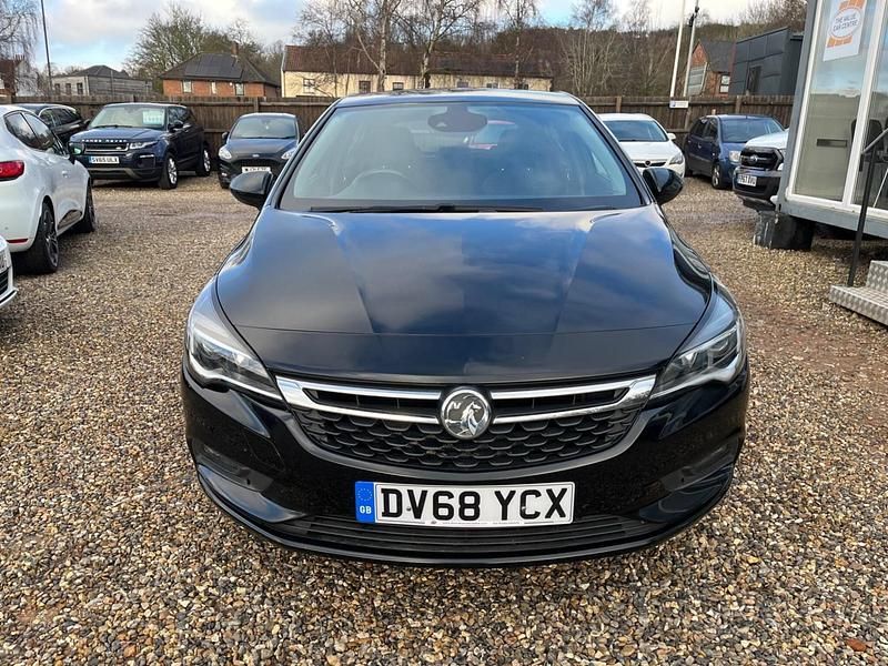 Used Vauxhall Astra SRi 200 HP (147 kW) 2018 Black Hatchback