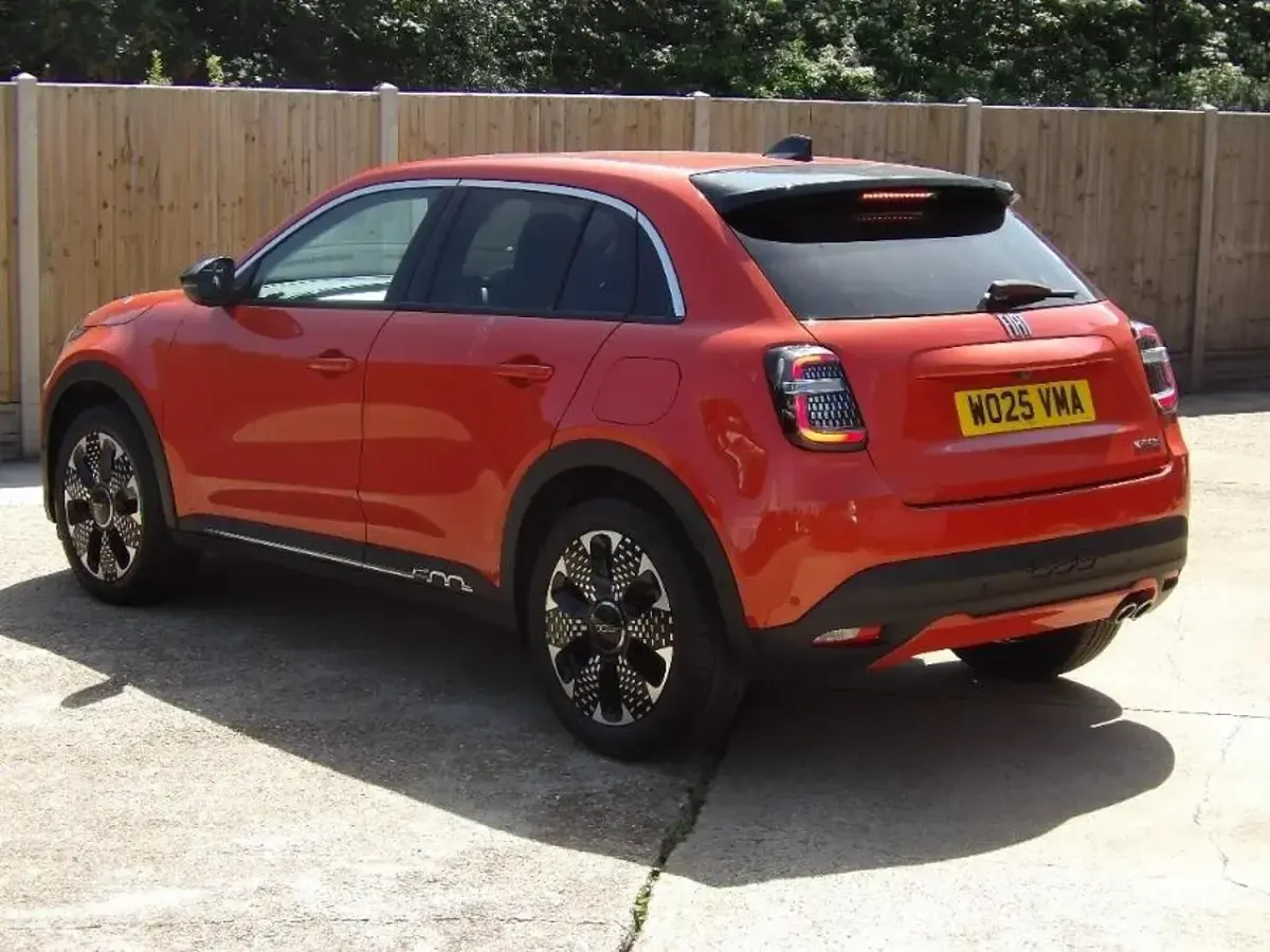 Used Fiat 600 La Prima 134 HP (98 kW) 2025 Orange SUV
