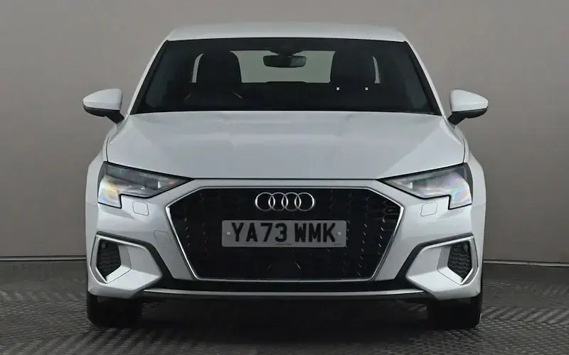 Usado Audi A3 Sport 150 HP (110 kW) 2023 Branco Sedan