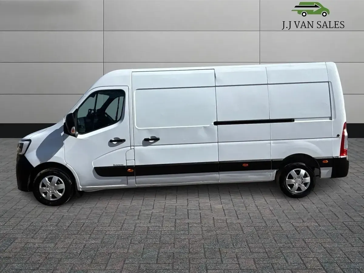Used Renault Master Business 2021 White MPV