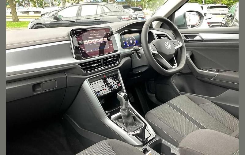 Used VW T-Roc Match 150 HP (110 kW) 2025 Silver SUV