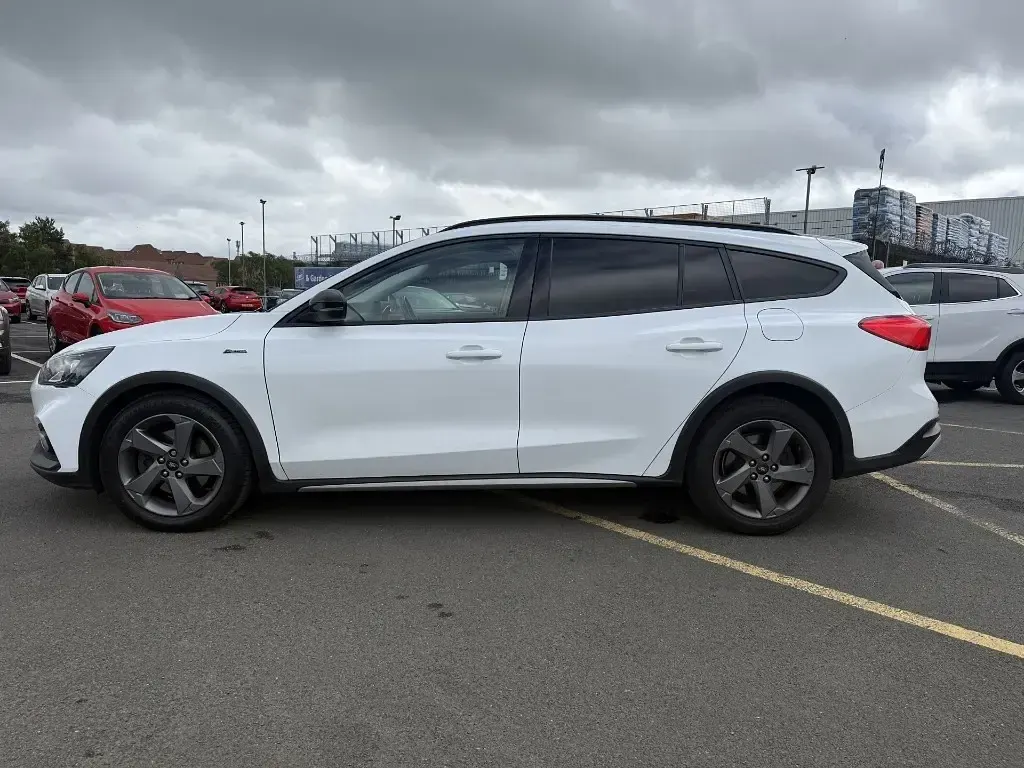 Used Ford Focus Active 120 HP (88 kW) 2021 White Estate