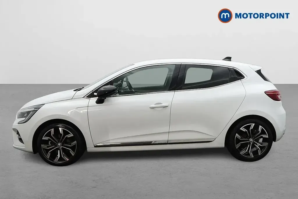 Used Renault Clio Techno 2023 White Hatchback