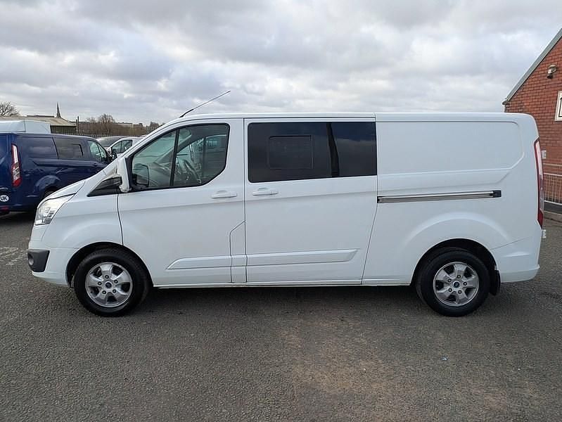 Used Ford Transit Custom Limited 170 HP (125 kW) 2017 White Van