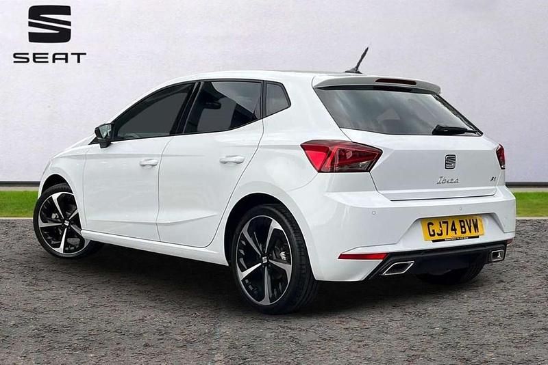 Used Seat Ibiza FR Sport 114 HP (83 kW) 2024 White Hatchback