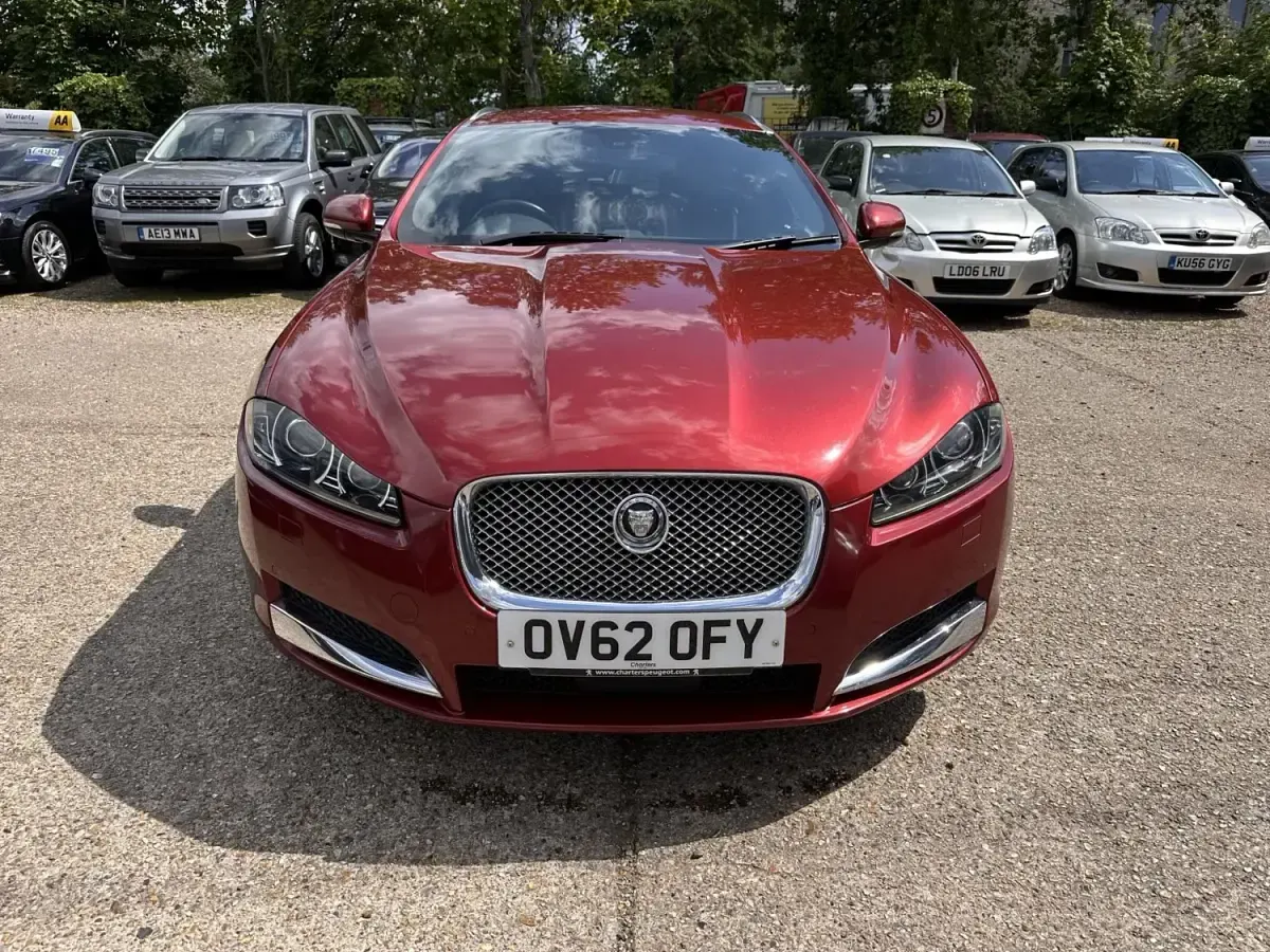 Używany Jaguar XF Portfolio 2012 Czerwony Kombi