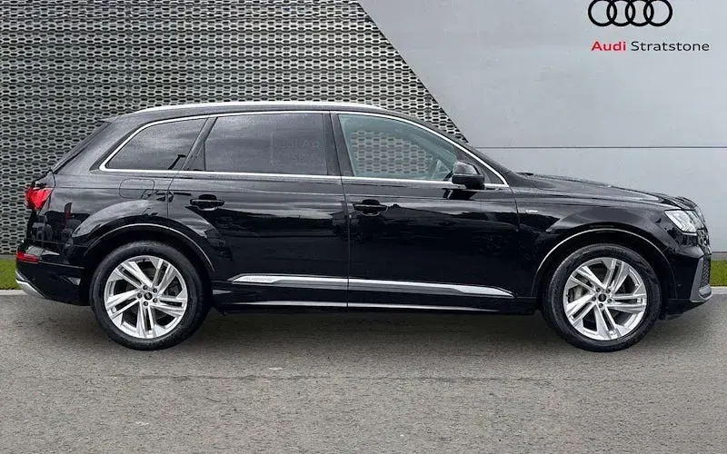 Used Audi Q7 S-Line 286 HP (210 kW) 2023 Black SUV