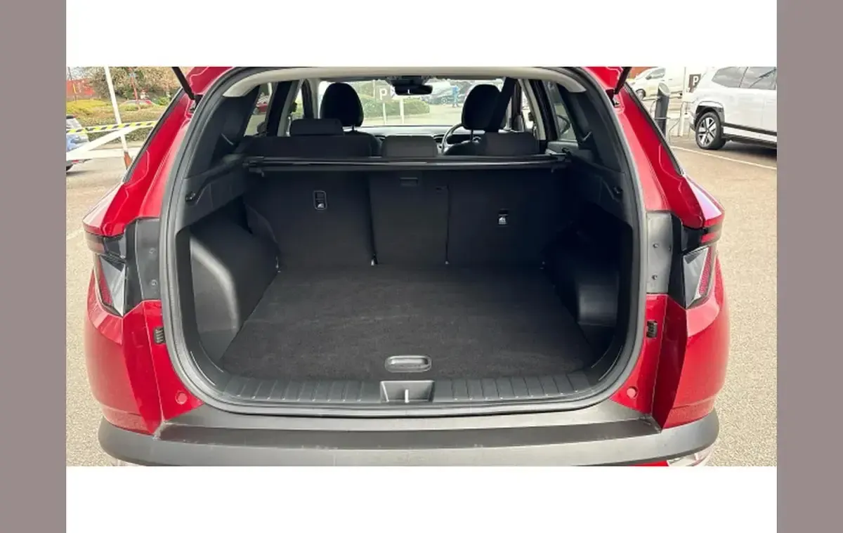 Used Hyundai Tucson SE 230 HP (169 kW) 2021 Red SUV