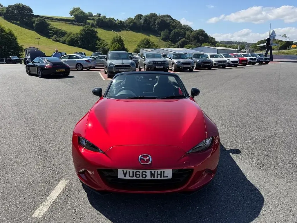 Used Mazda MX5 Inclusive 160 HP (117 kW) 2016 Red Cabriolet